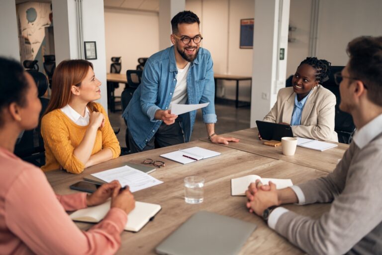 Office,Team,Collaborating,During,An,Engaging,Meeting